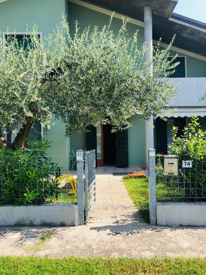La Casa Sul Parco Apartment Valeggio sul Mincio Luaran gambar