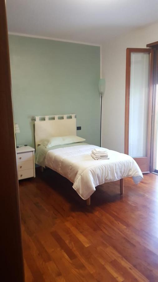 La Casa Sul Parco Apartment Valeggio sul Mincio Luaran gambar