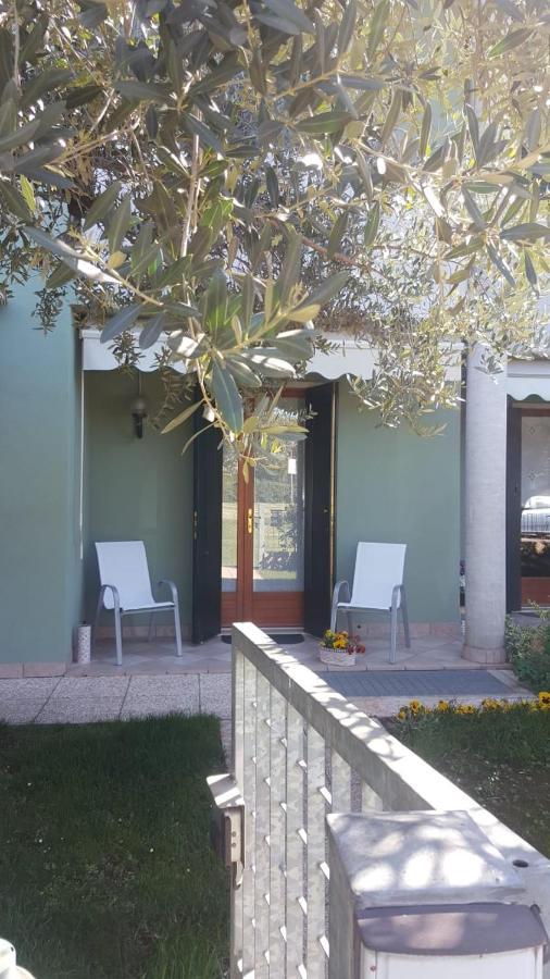 La Casa Sul Parco Apartment Valeggio sul Mincio Luaran gambar