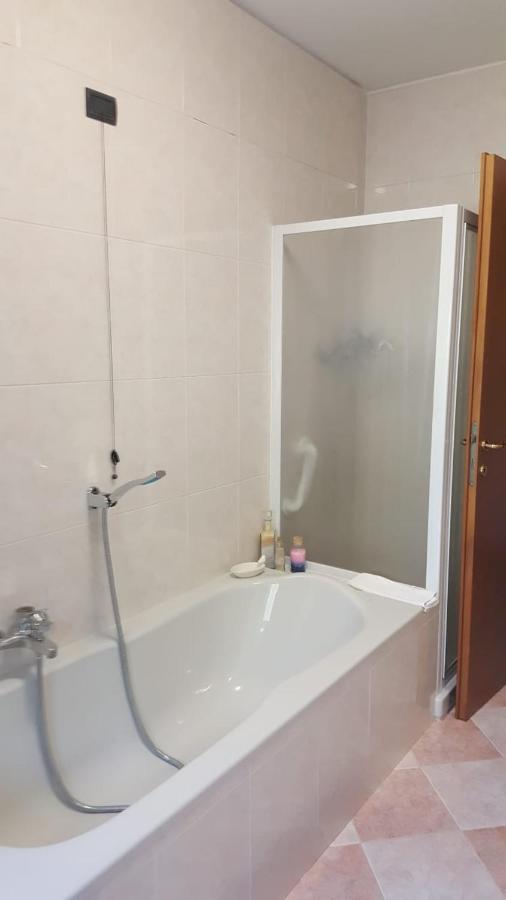 La Casa Sul Parco Apartment Valeggio sul Mincio Luaran gambar