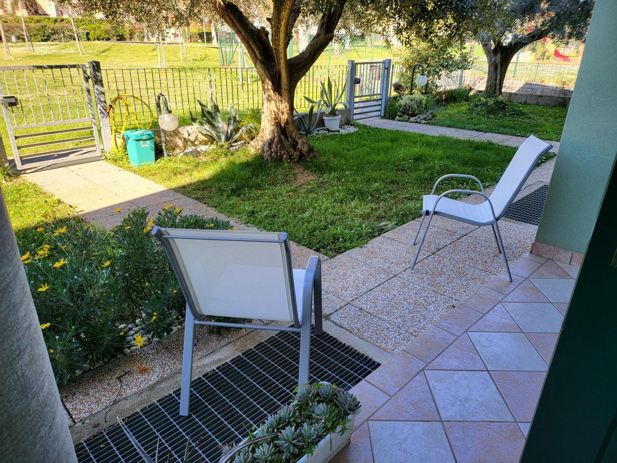 La Casa Sul Parco Apartment Valeggio sul Mincio Luaran gambar